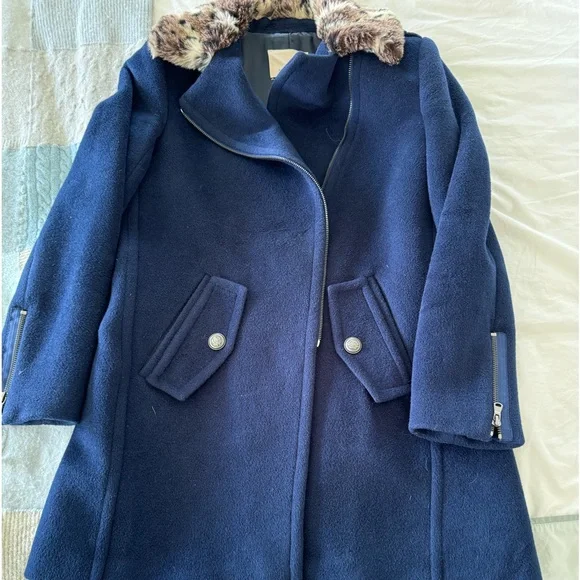 Rebecca Taylor asymmetric zipper car coat with faux fur collar. Size 6 - Picture 6 of 11
